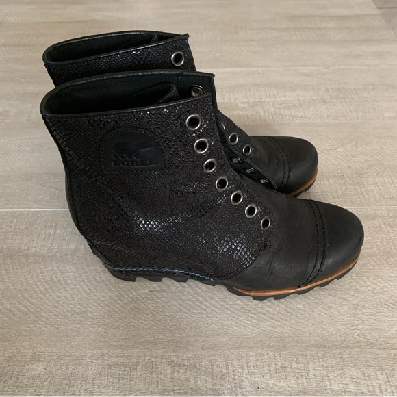 Sorel Womens 1964 Premium Wedge Boots Size 9 Black - Picture 1 of 7